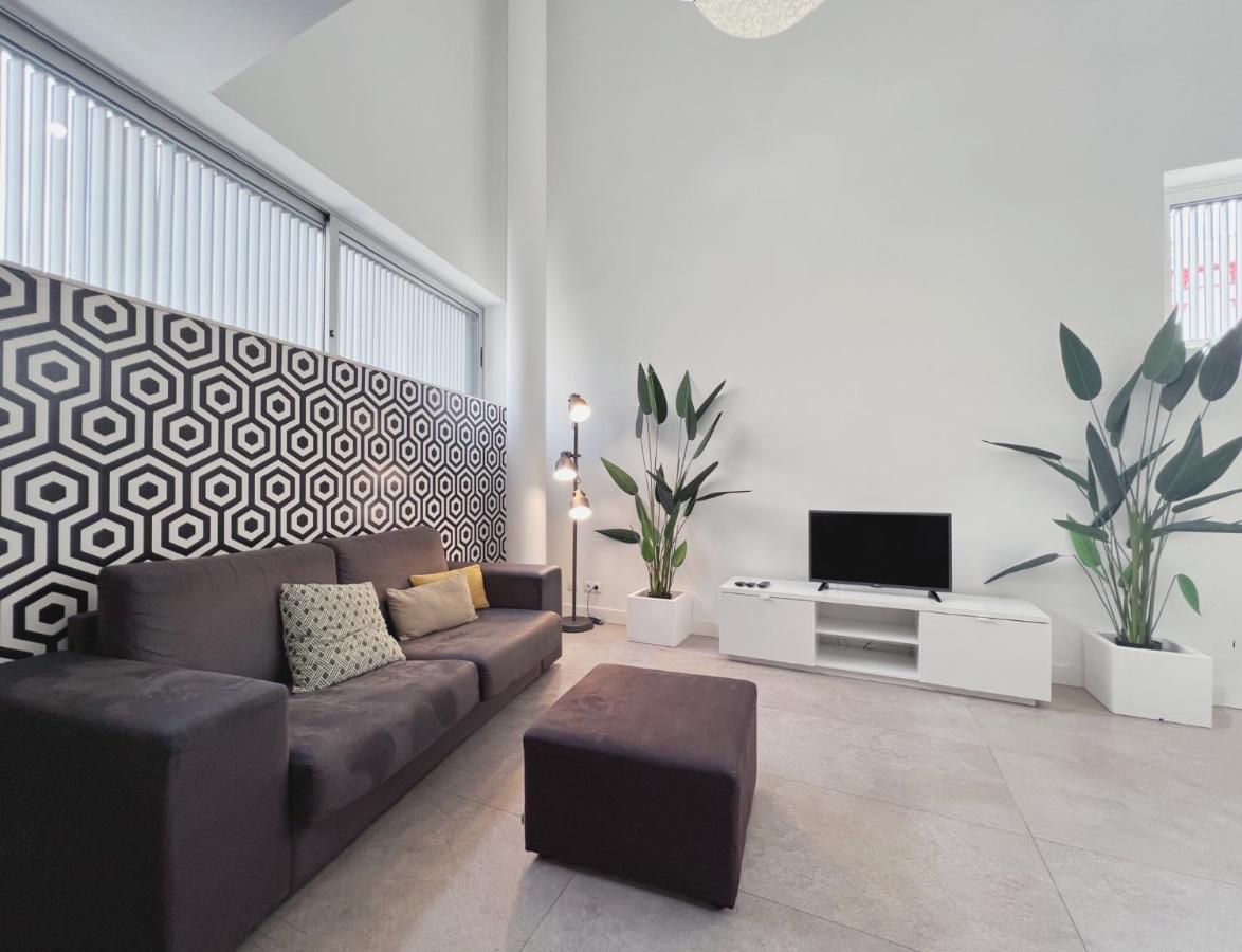 Stay U-Nique Apartments Pellaires Barcelona Bagian luar foto