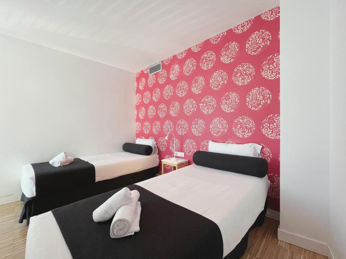 Stay U-Nique Apartments Pellaires Barcelona Bagian luar foto