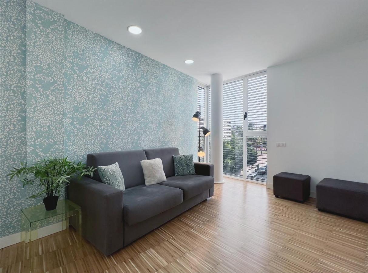 Stay U-Nique Apartments Pellaires Barcelona Bagian luar foto