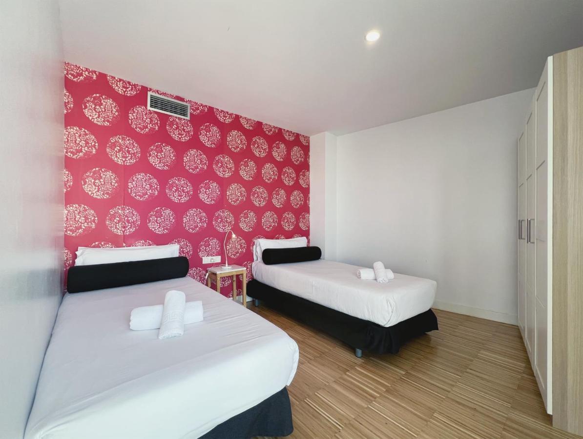 Stay U-Nique Apartments Pellaires Barcelona Bagian luar foto
