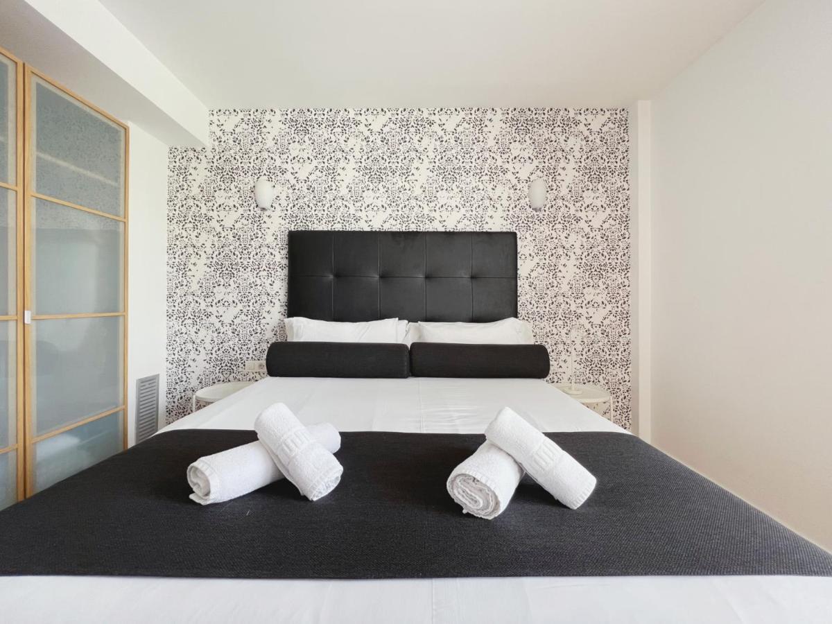 Stay U-Nique Apartments Pellaires Barcelona Bagian luar foto
