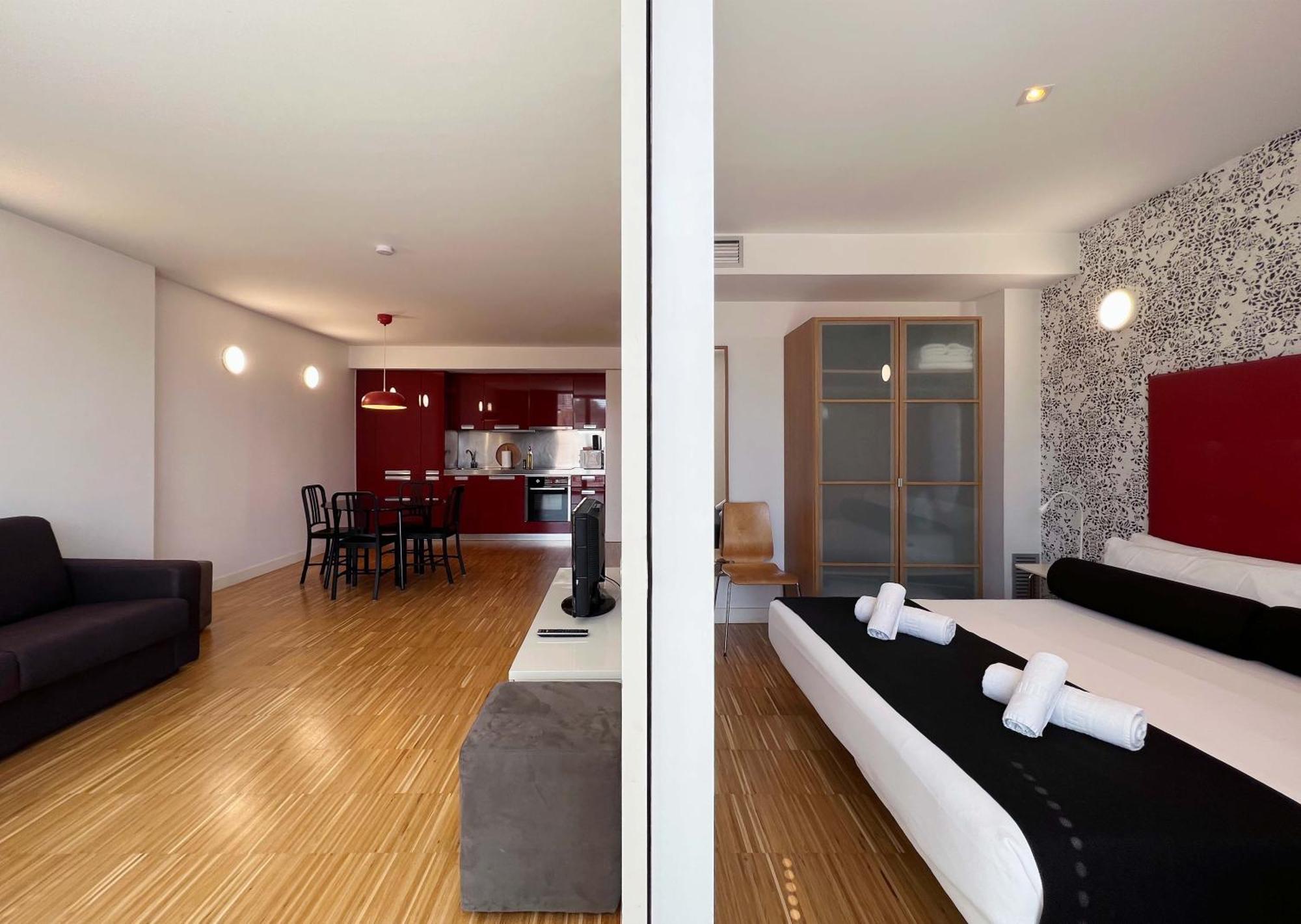 Stay U-Nique Apartments Pellaires Barcelona Bagian luar foto