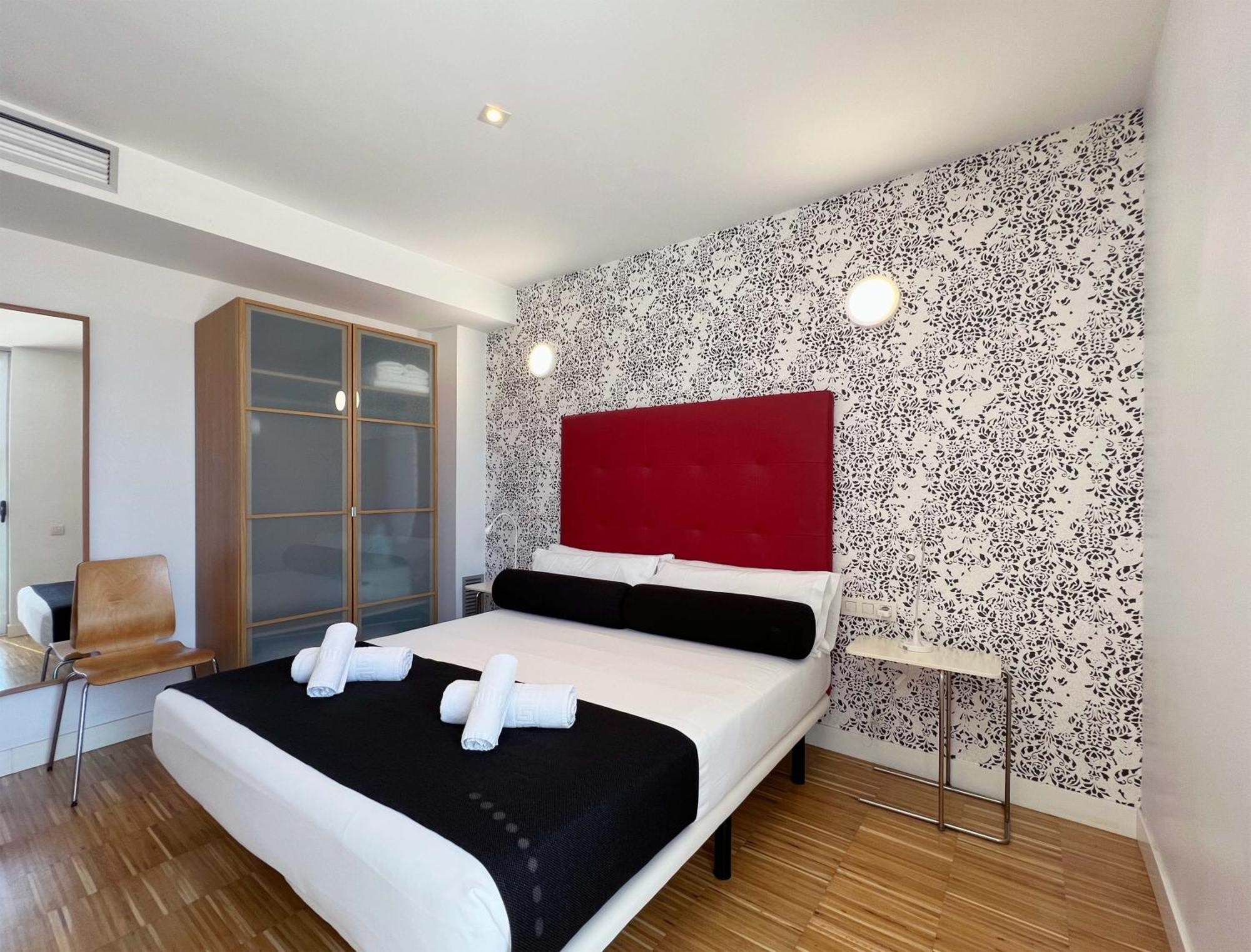 Stay U-Nique Apartments Pellaires Barcelona Bagian luar foto