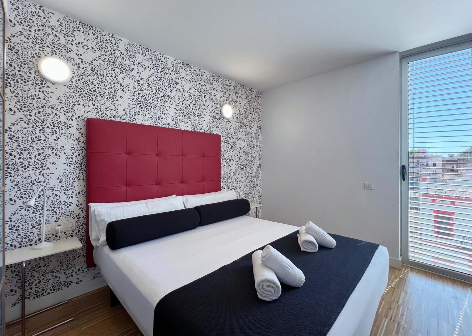 Stay U-Nique Apartments Pellaires Barcelona Bagian luar foto