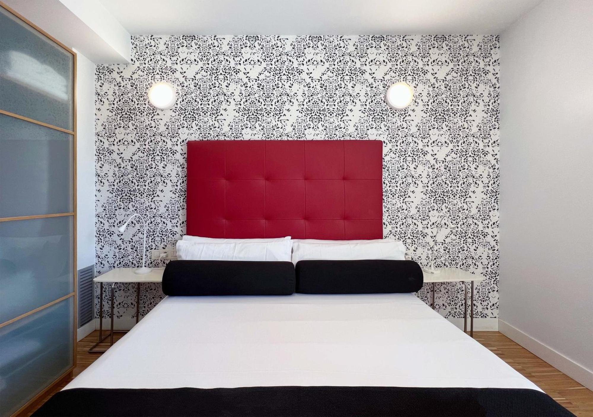 Stay U-Nique Apartments Pellaires Barcelona Bagian luar foto