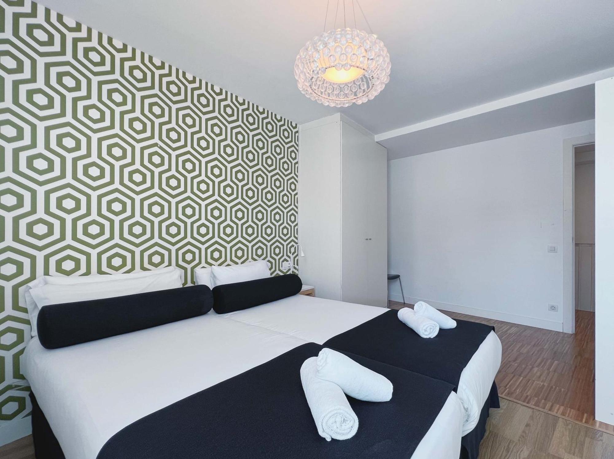 Stay U-Nique Apartments Pellaires Barcelona Bagian luar foto