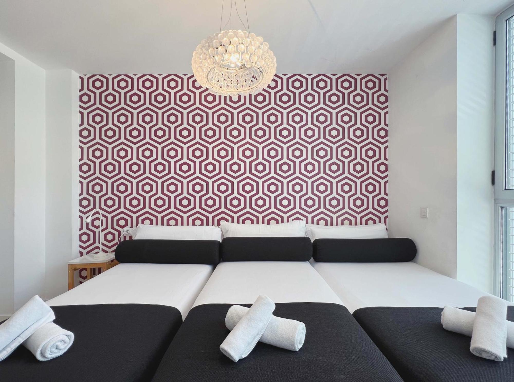 Stay U-Nique Apartments Pellaires Barcelona Bagian luar foto
