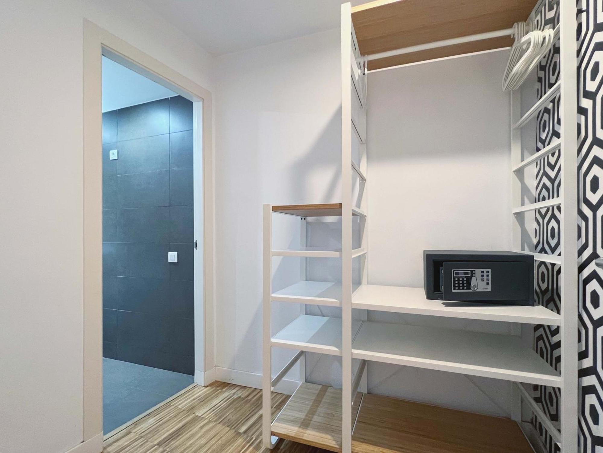 Stay U-Nique Apartments Pellaires Barcelona Bagian luar foto